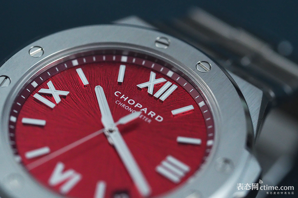 开云app-赛地聚焦：英超赛后热度飙升，比利亚雷亚尔豪取连胜，信心回归，细节决定成败的简单介绍