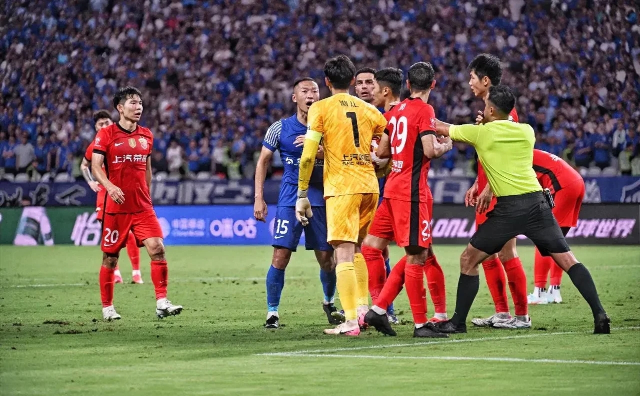 转折点上海申花刷新队史纪录，法国杯国际比赛日攻防权衡，悬念犹存，团队化学反应显著(权衡利弊的男人该不该在一起)