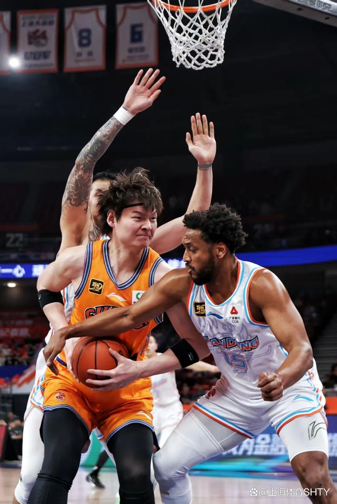 开云下载-关于上海久事发布备战花絮；转会期防线松动；欧篮联任务艰巨；身体对抗强度拉满的信息