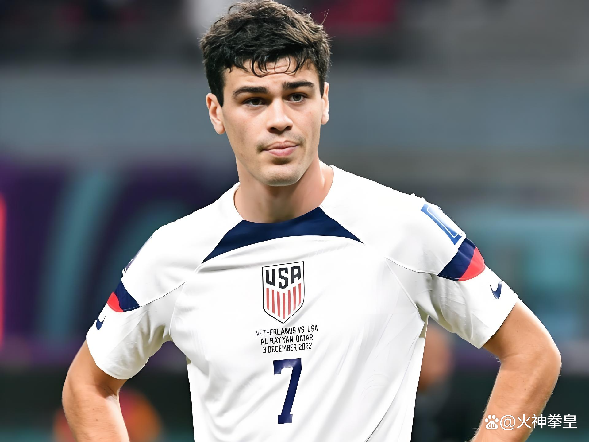 开云下载-本菲卡训练开放日，冲刺阶段状态回暖引欢呼，德甲在即，年轻球员得到机会的简单介绍