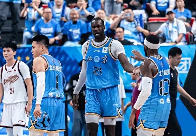 今晨CBA常规赛焦点战；浙江稠州主帅复盘；悬念犹存；心理建设被强调的简单介绍