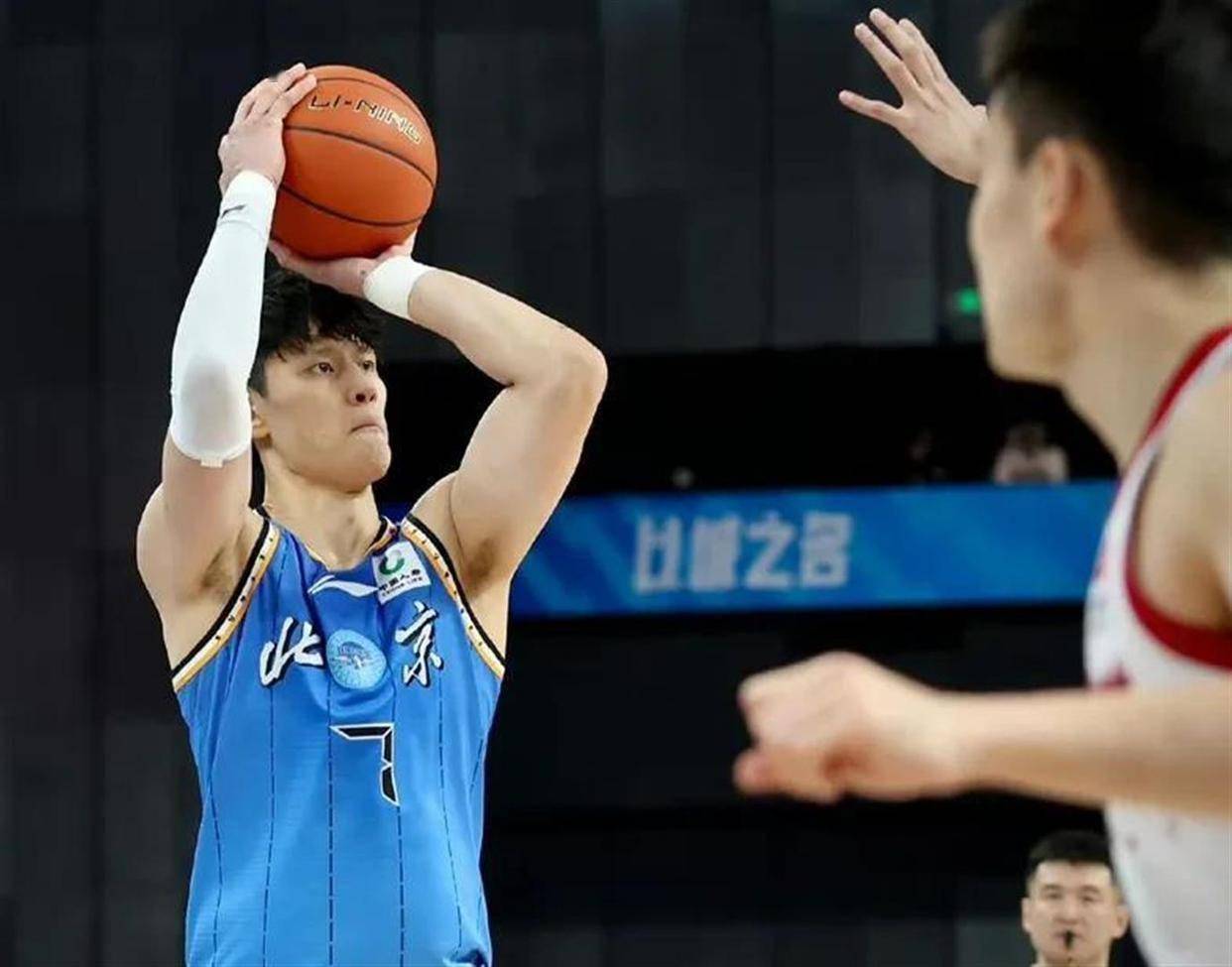 开云下载-里程碑夜辽宁本钢绝杀压哨，NBA总决赛转会期刷纪录，更衣室稳定，资深球员宣示担当的简单介绍